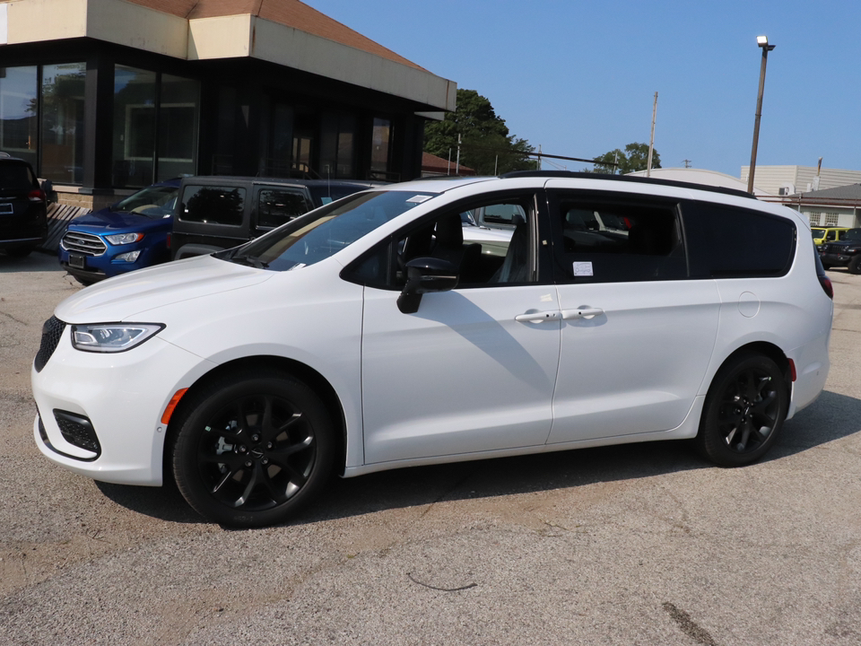 2024 Chrysler Pacifica Limited 29