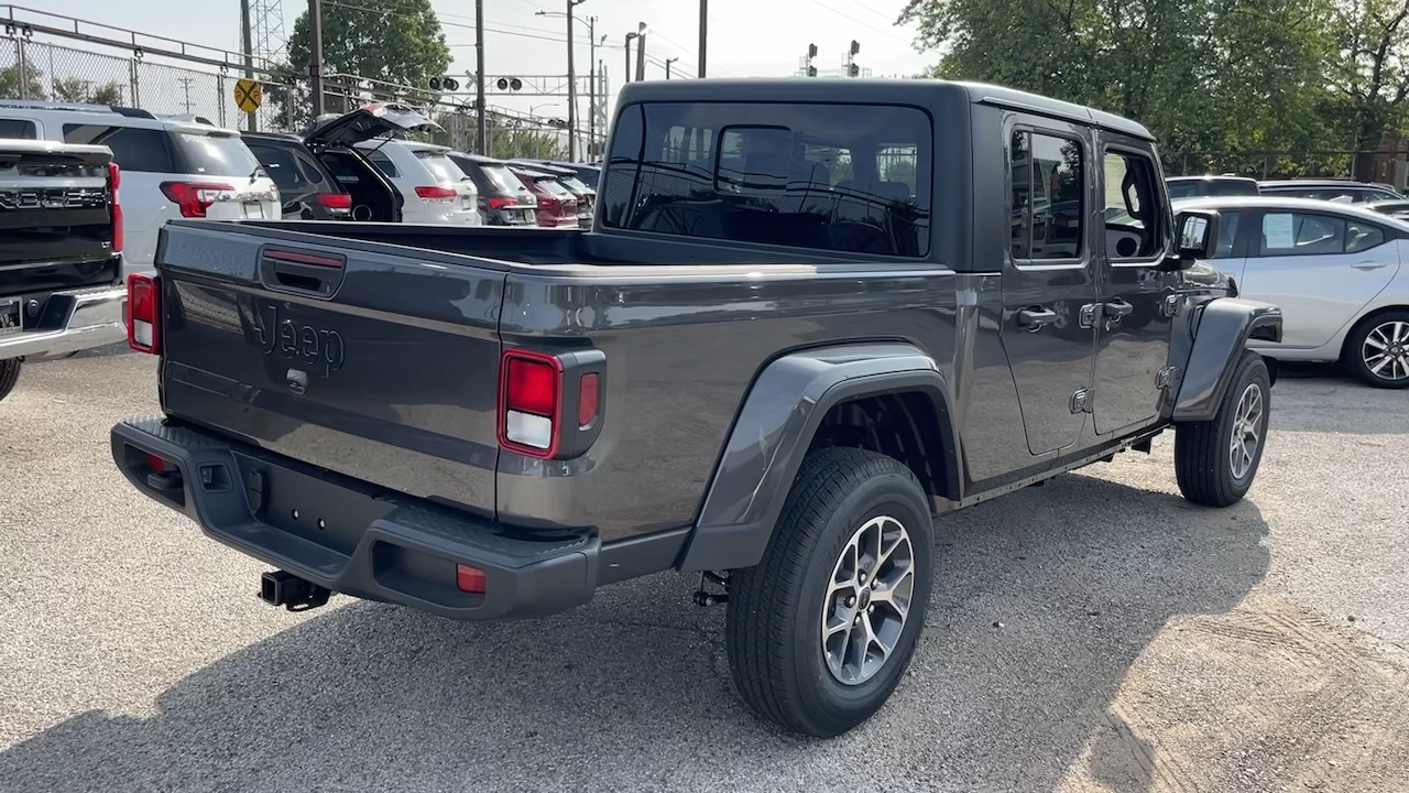 2024 Jeep Gladiator Sport 5