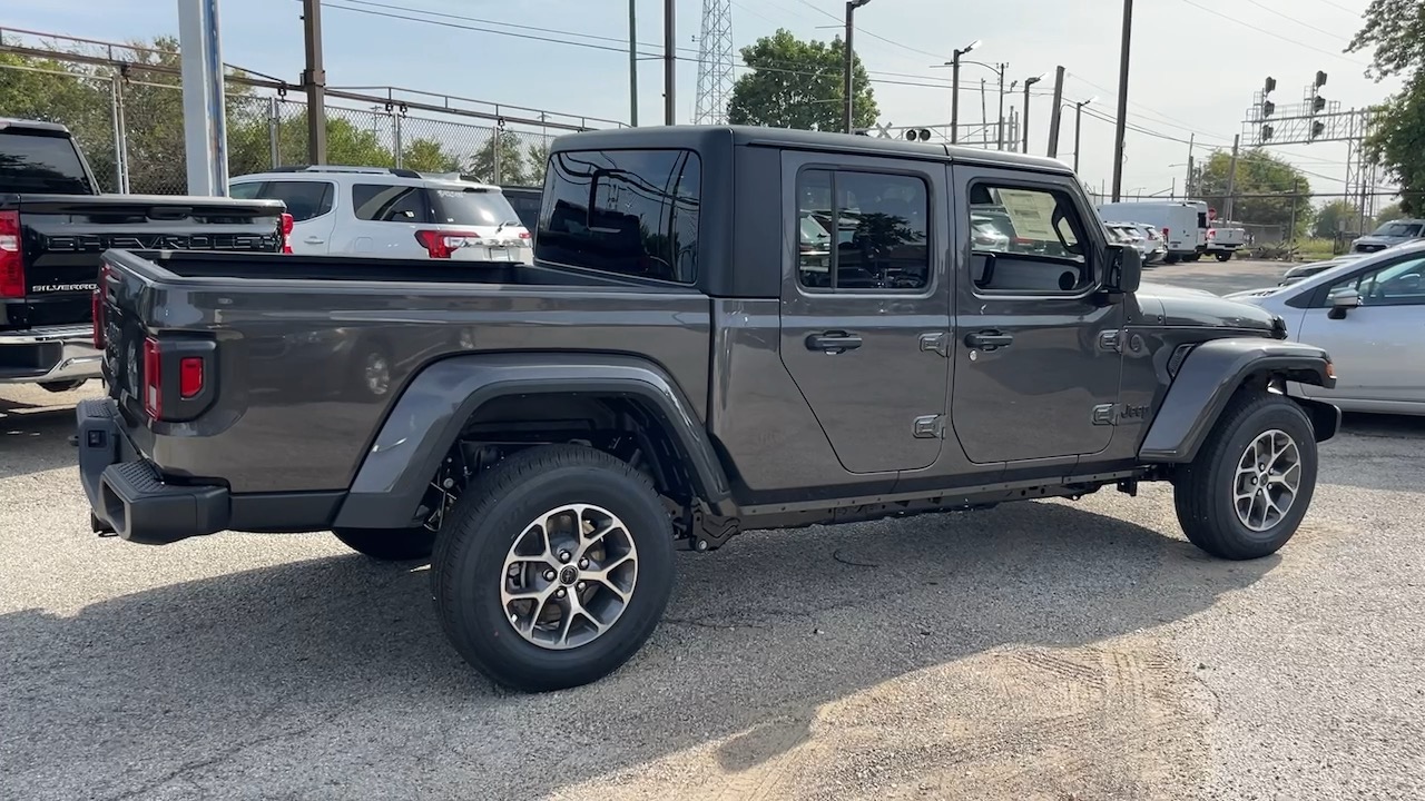 2024 Jeep Gladiator Sport 28