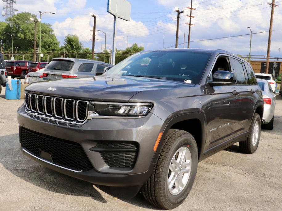 2024 Jeep Grand Cherokee Laredo 1