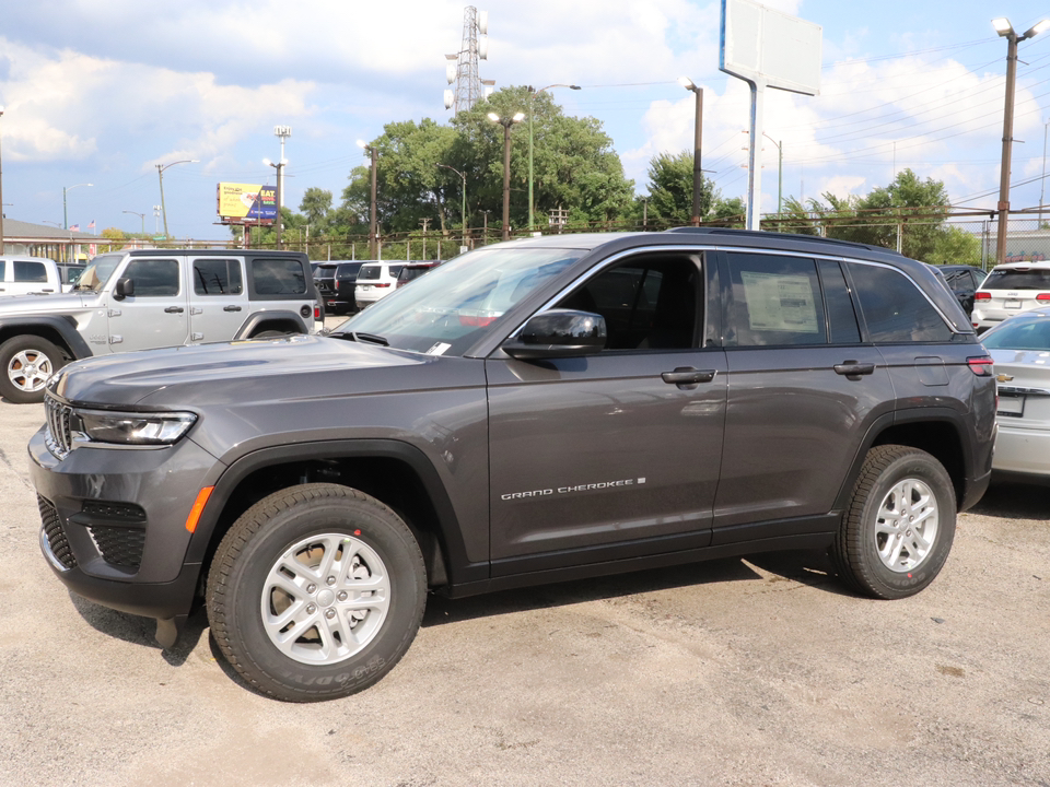 2024 Jeep Grand Cherokee Laredo 3