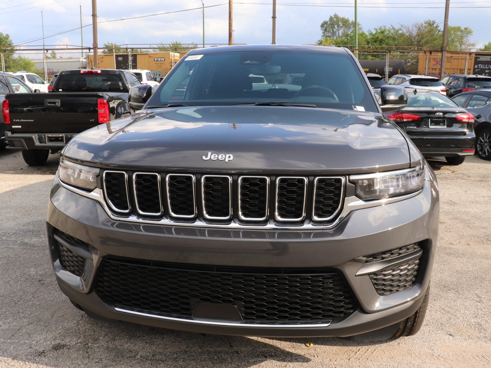 2024 Jeep Grand Cherokee Laredo 9