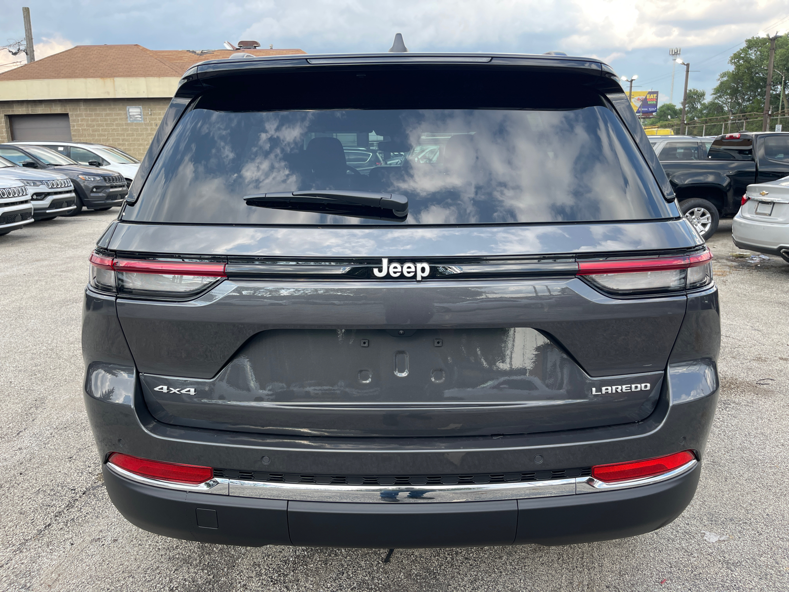 2024 Jeep Grand Cherokee Laredo 28