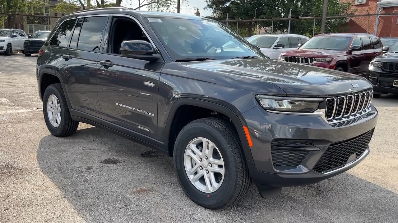 2024 Jeep Grand Cherokee Laredo 30