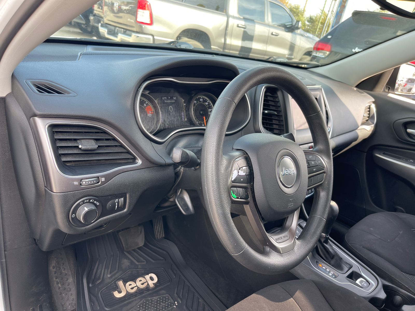 2021 Jeep Cherokee Latitude 9