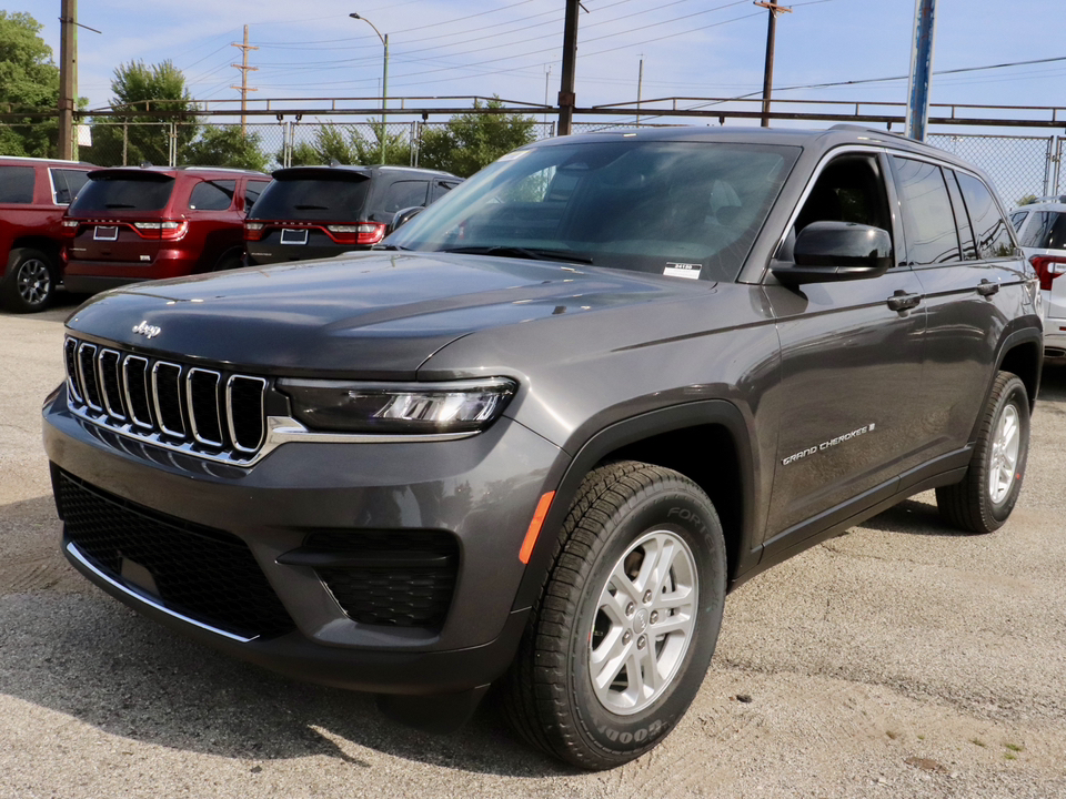 2024 Jeep Grand Cherokee Laredo 1