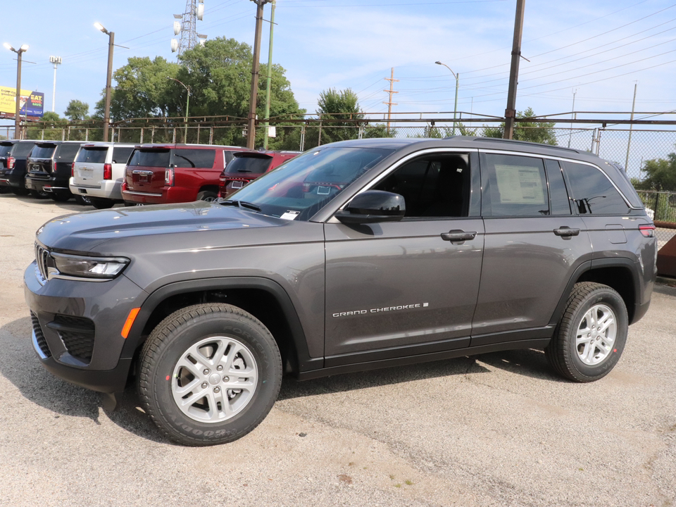 2024 Jeep Grand Cherokee Laredo 25