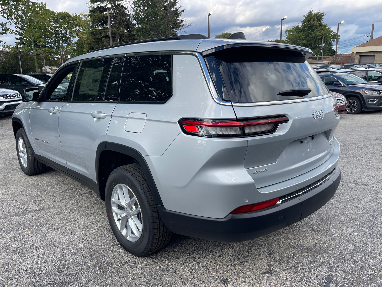 2024 Jeep Grand Cherokee L Laredo 5