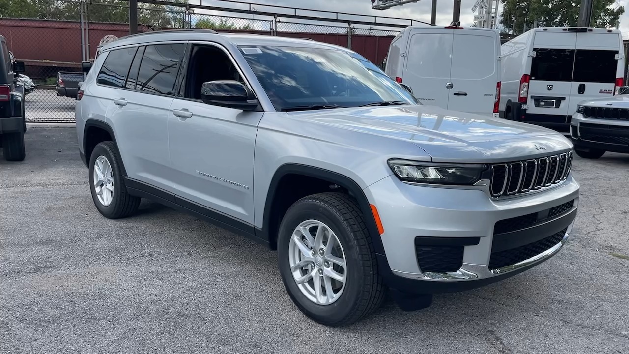 2024 Jeep Grand Cherokee L Laredo 8