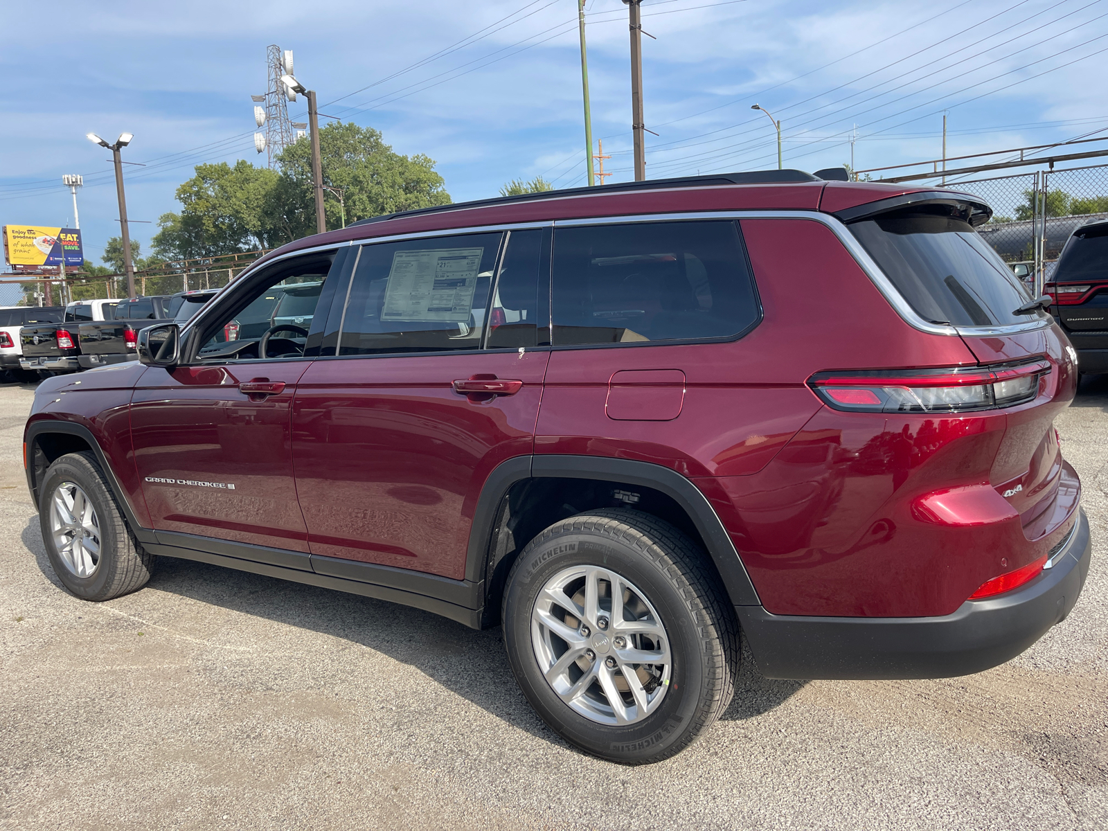 2024 Jeep Grand Cherokee L Laredo 3