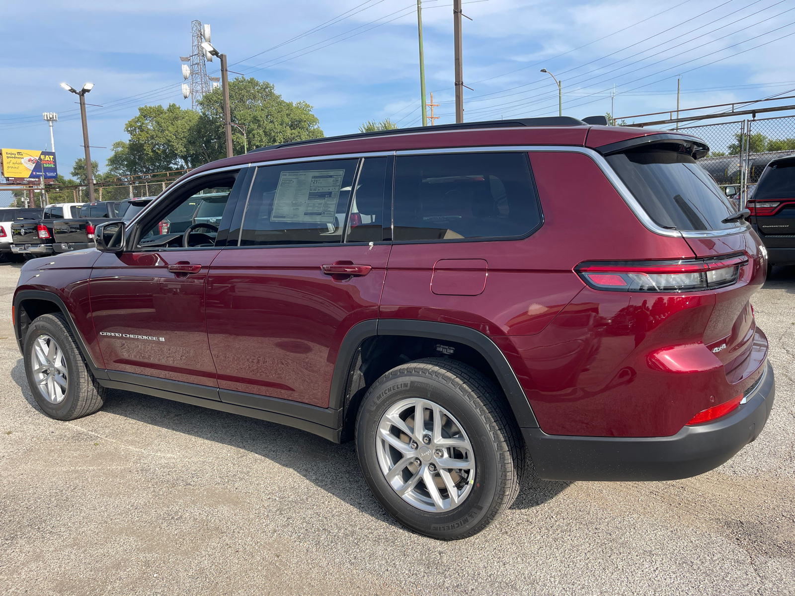 2024 Jeep Grand Cherokee L Laredo 25