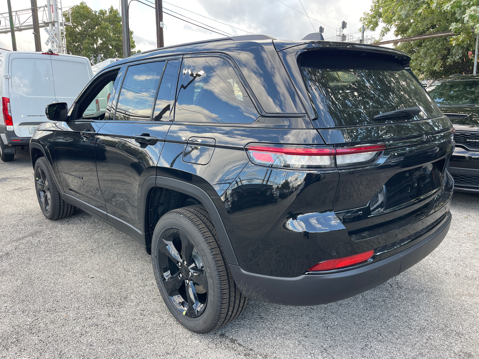 2024 Jeep Grand Cherokee Altitude X 30