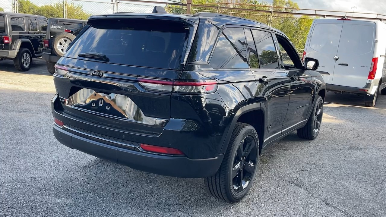 2024 Jeep Grand Cherokee Altitude X 32