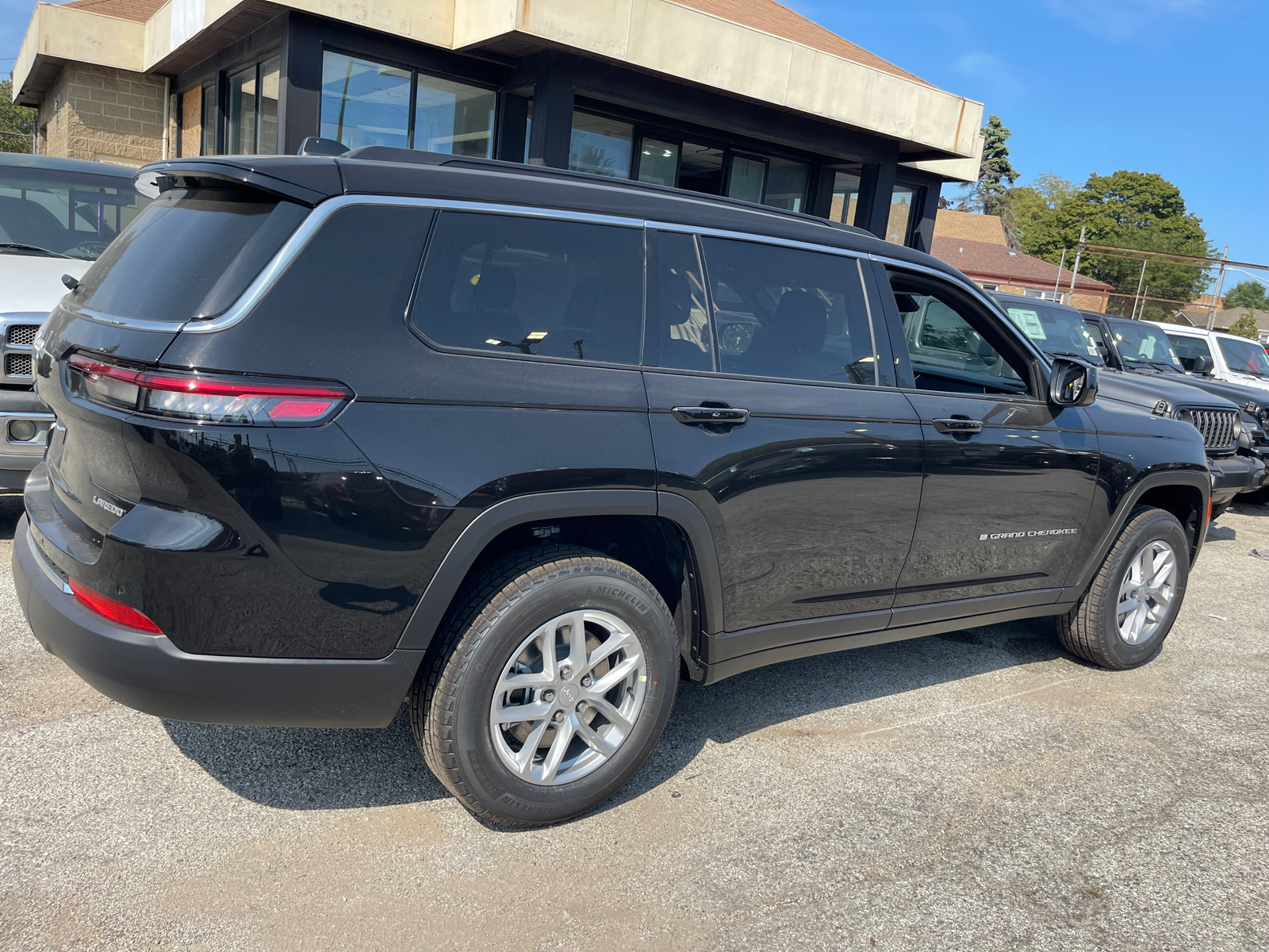 2024 Jeep Grand Cherokee L Laredo 6