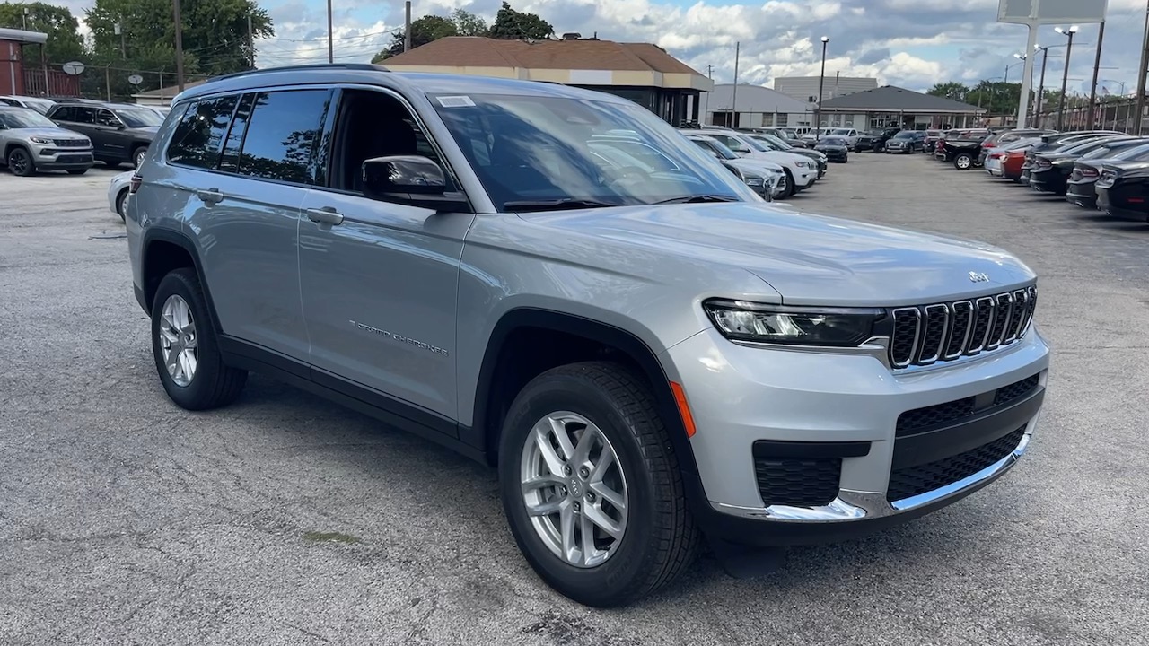 2024 Jeep Grand Cherokee L Laredo 30