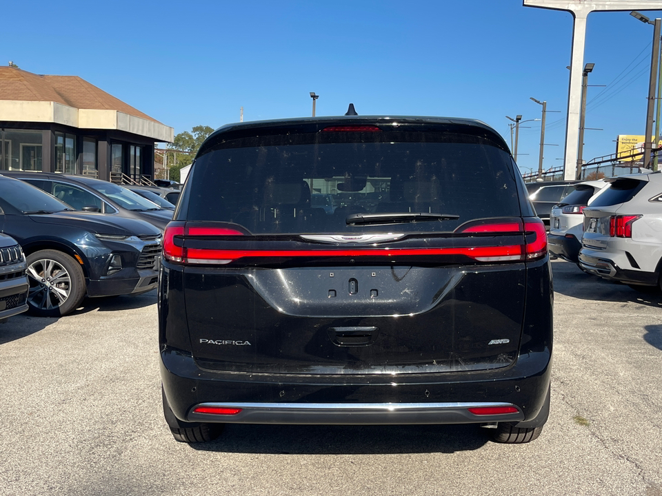 2025 Chrysler Pacifica  4