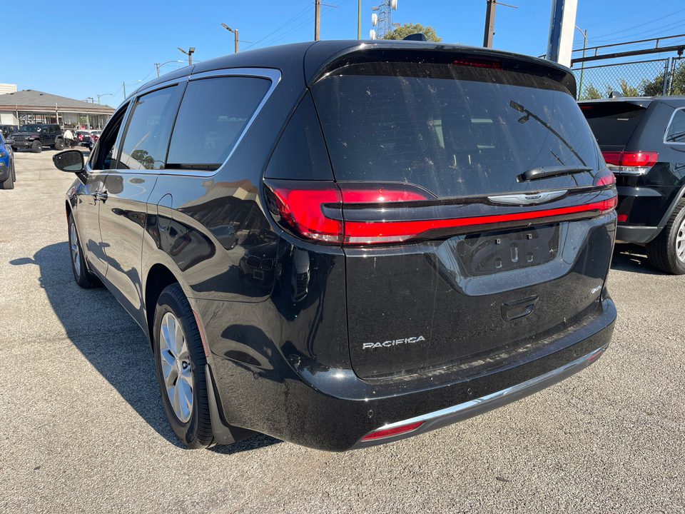 2025 Chrysler Pacifica  26