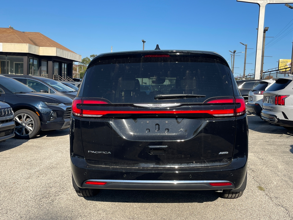 2025 Chrysler Pacifica  27