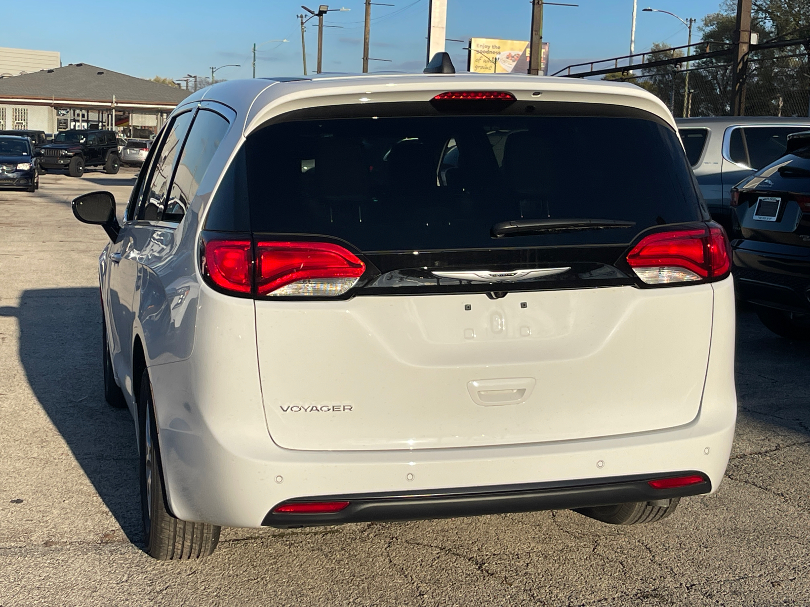 2025 Chrysler Voyager LX 26