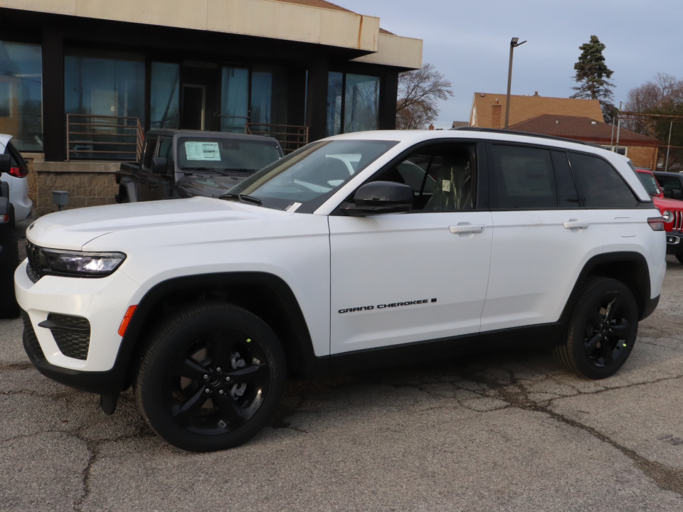 2025 Jeep Grand Cherokee Altitude X 3