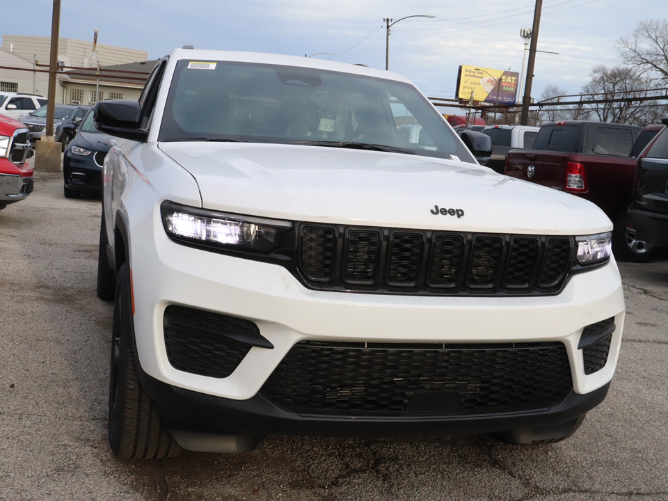 2025 Jeep Grand Cherokee Altitude X 9