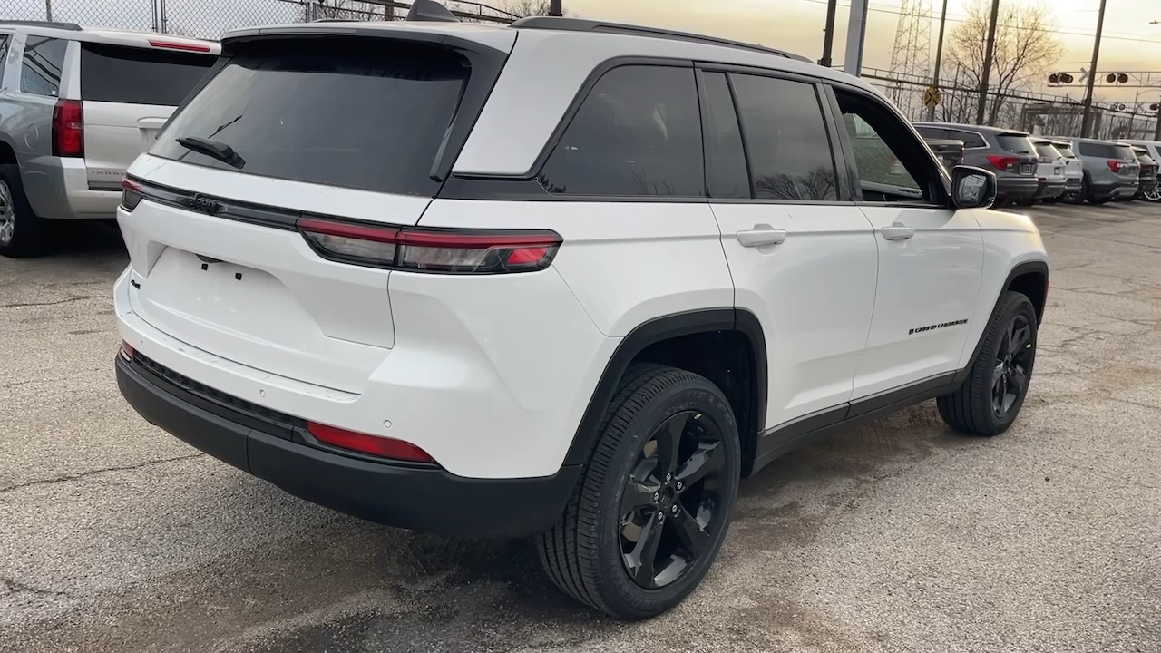 2025 Jeep Grand Cherokee Altitude X 30