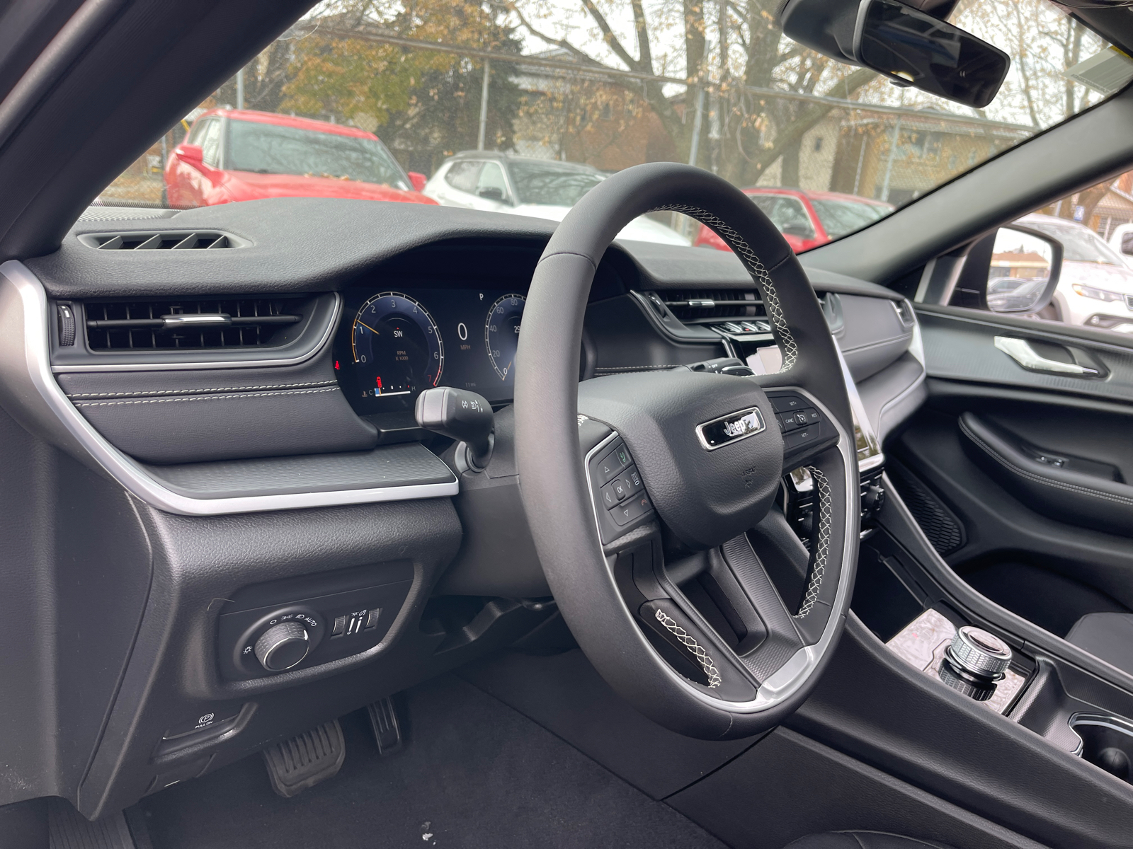 2025 Jeep Grand Cherokee Laredo 9