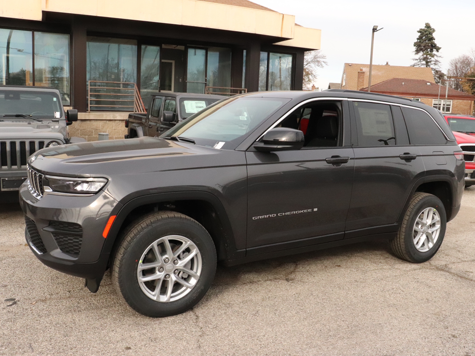 2025 Jeep Grand Cherokee Laredo 26