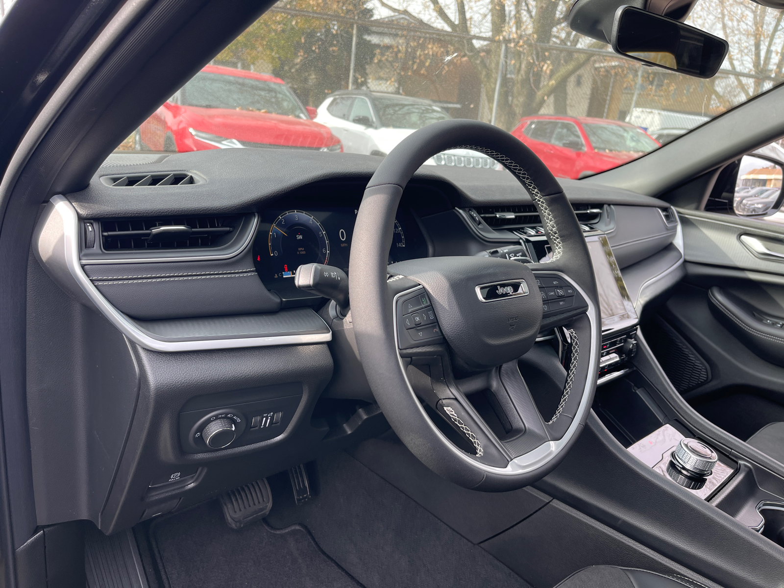 2025 Jeep Grand Cherokee Altitude X 9