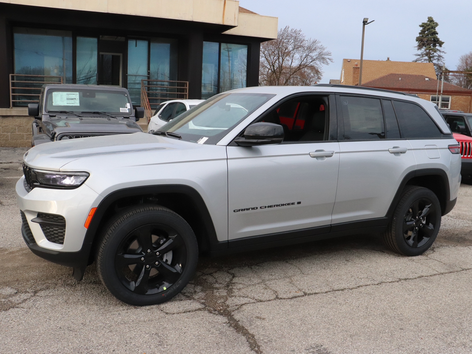 2025 Jeep Grand Cherokee Altitude X 3