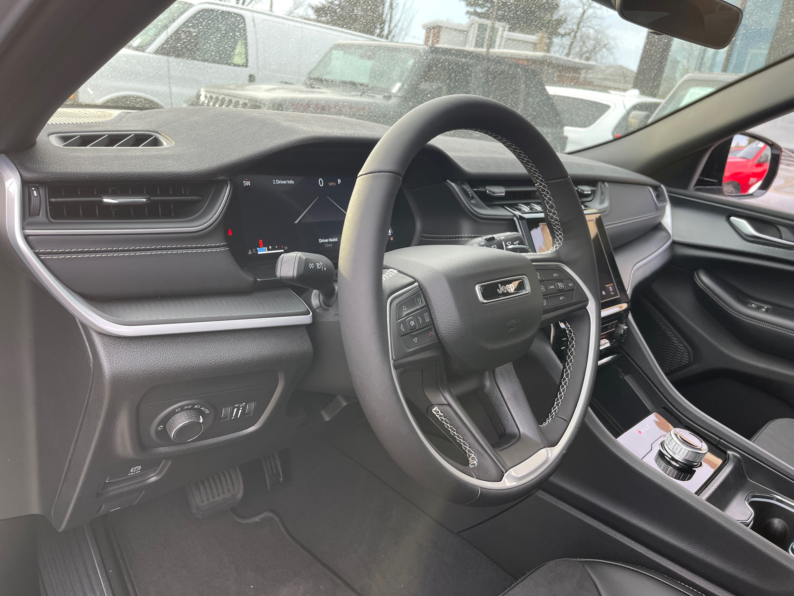 2025 Jeep Grand Cherokee Altitude X 10