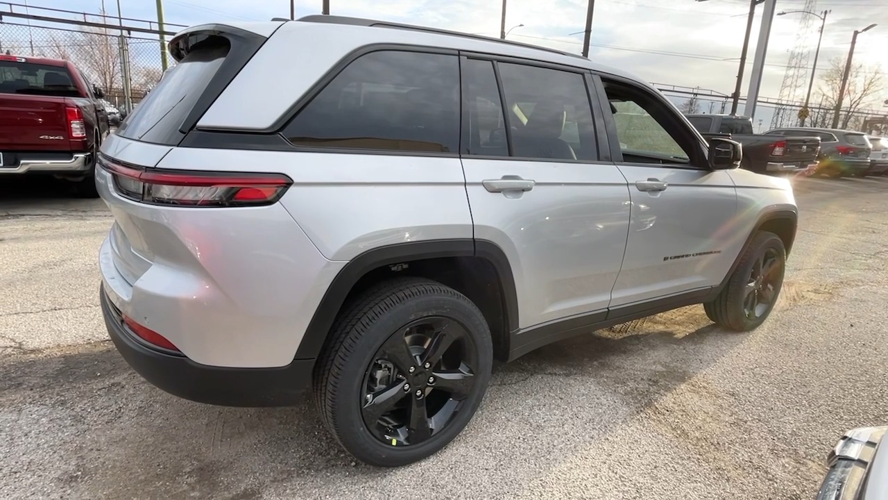 2025 Jeep Grand Cherokee Altitude X 29