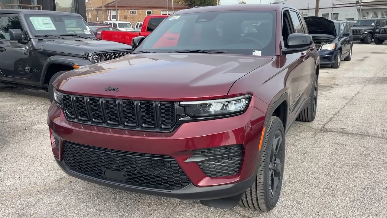 2025 Jeep Grand Cherokee Altitude X 9