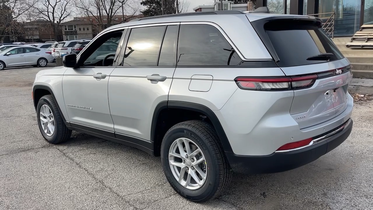 2025 Jeep Grand Cherokee Laredo 4