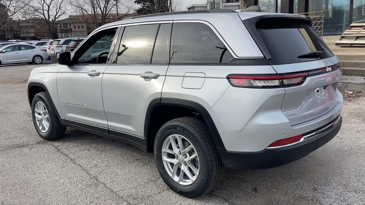 2025 Jeep Grand Cherokee Laredo 31