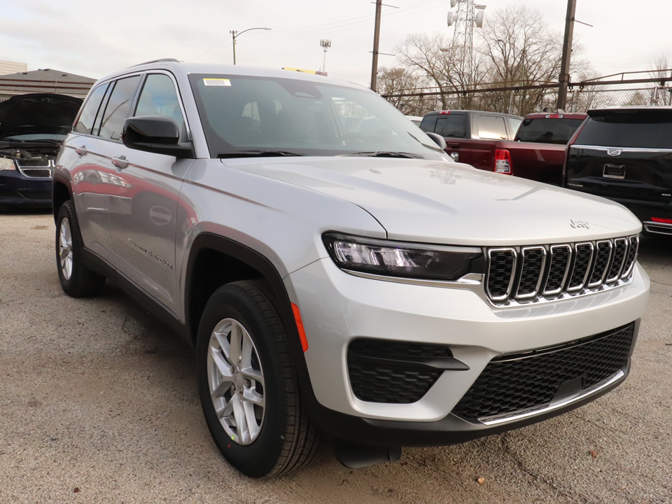 2025 Jeep Grand Cherokee Laredo 34