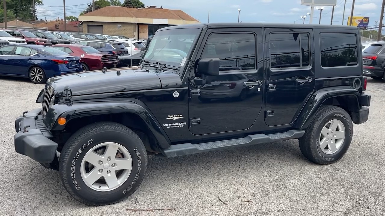 2015 Jeep Wrangler Unlimited Sahara 18