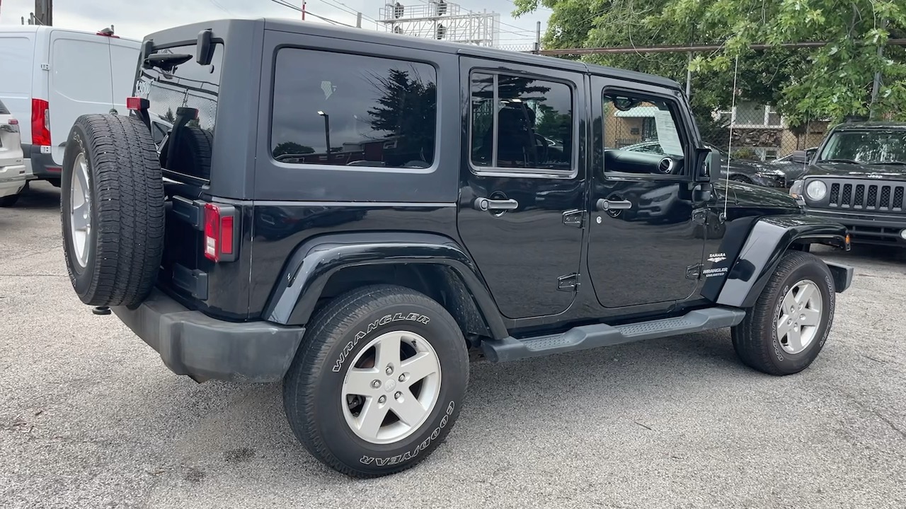 2015 Jeep Wrangler Unlimited Sahara 21