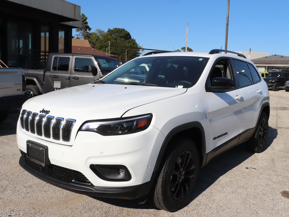 2023 Jeep Cherokee Altitude 1