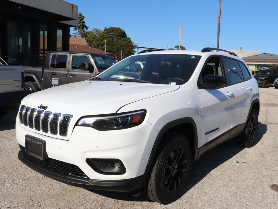 2023 Jeep Cherokee Altitude 2