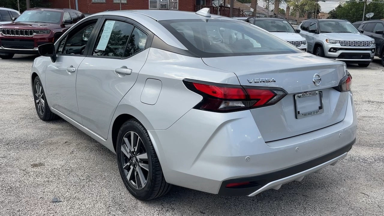 2021 Nissan Versa 1.6 SV 4