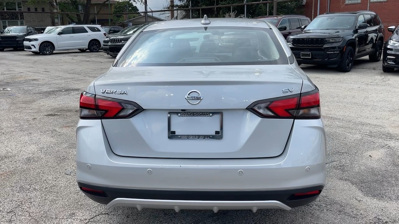 2021 Nissan Versa 1.6 SV 5