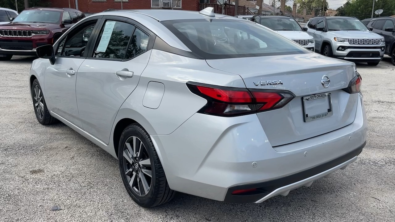 2021 Nissan Versa 1.6 SV 22