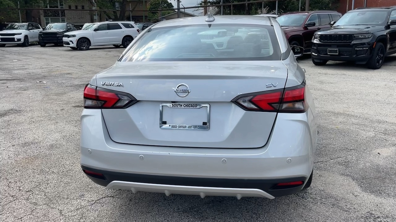 2021 Nissan Versa 1.6 SV 23