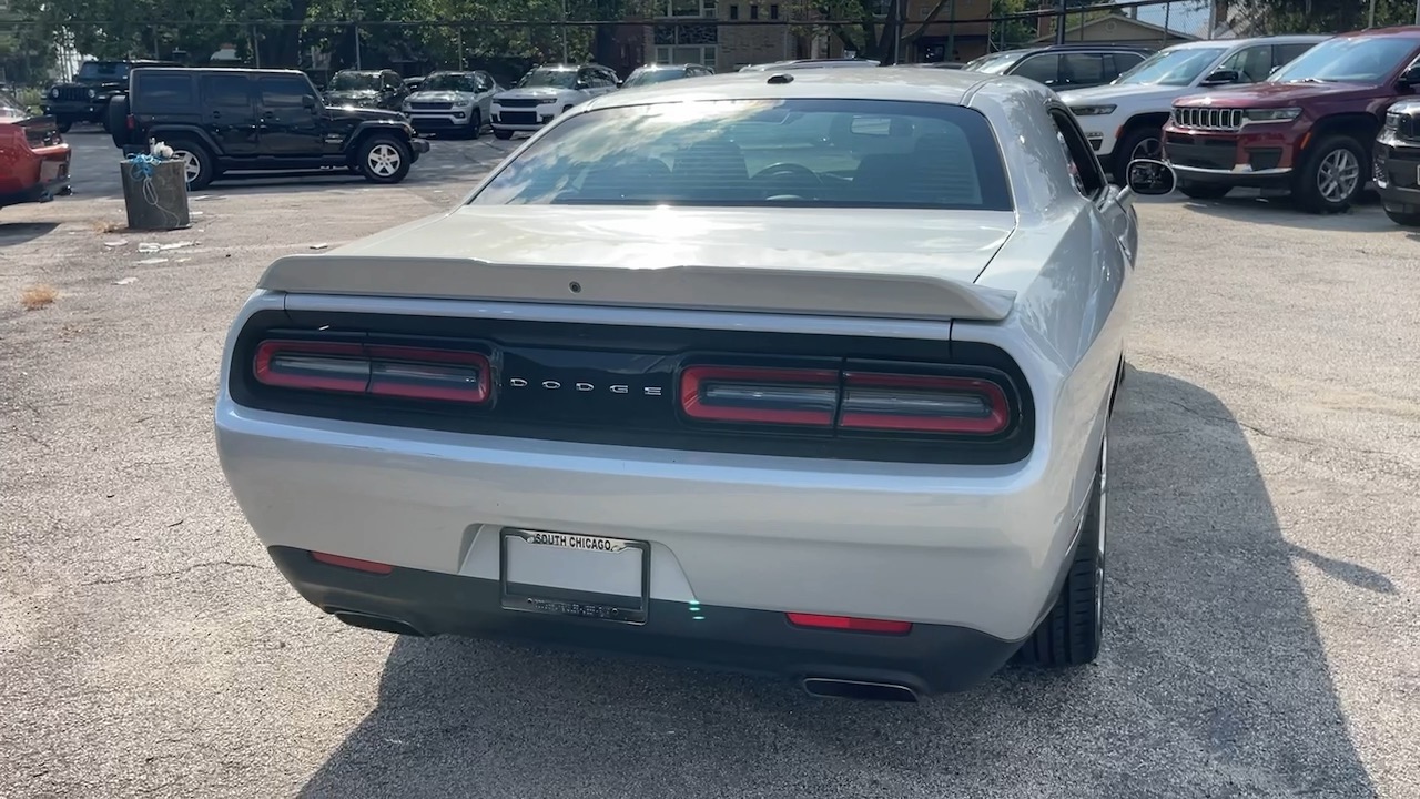 2022 Dodge Challenger R/T 6