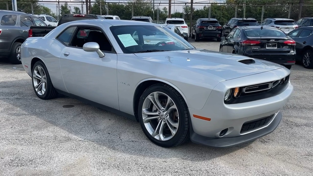 2022 Dodge Challenger R/T 8