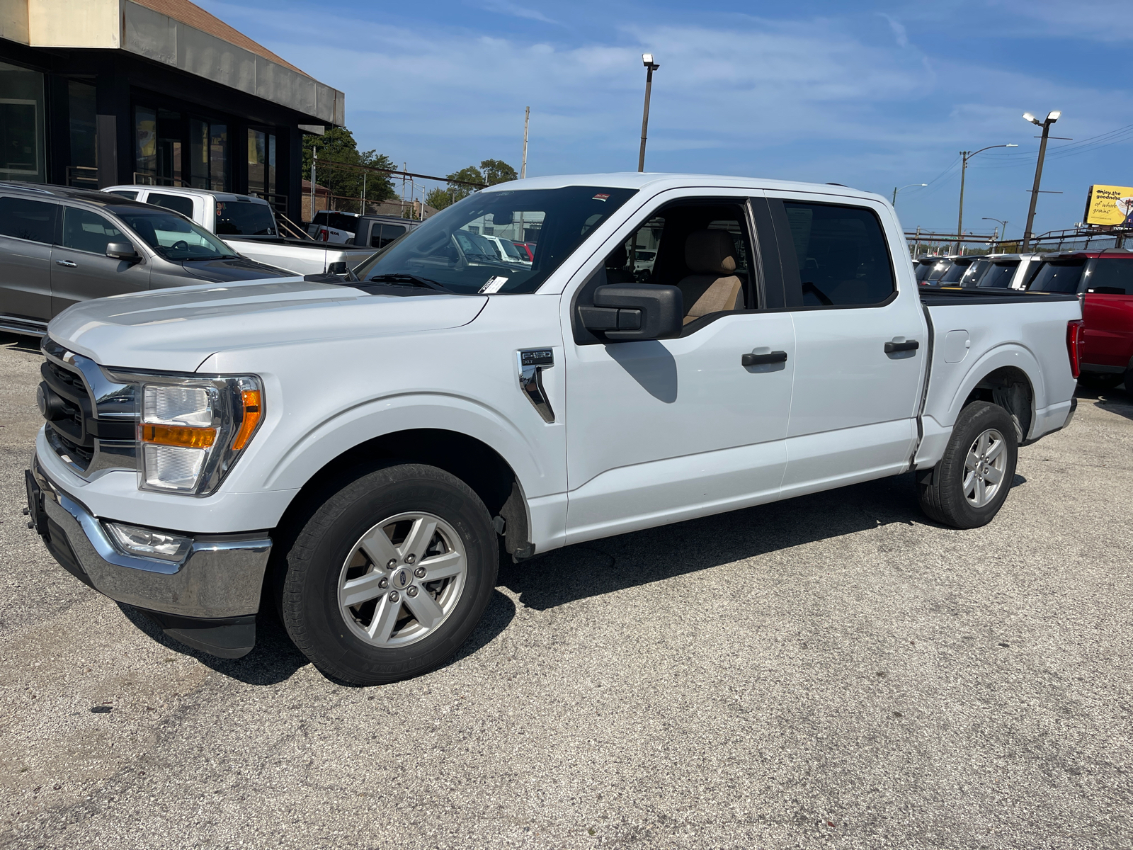 2021 Ford F-150 XLT 2