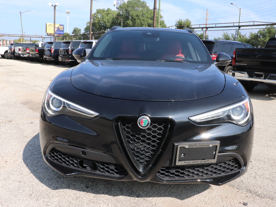 2022 Alfa Romeo Stelvio Sprint 8