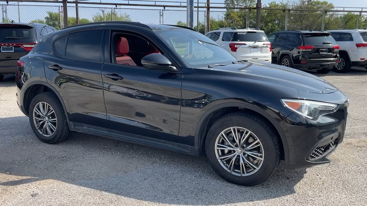 2022 Alfa Romeo Stelvio Sprint 26