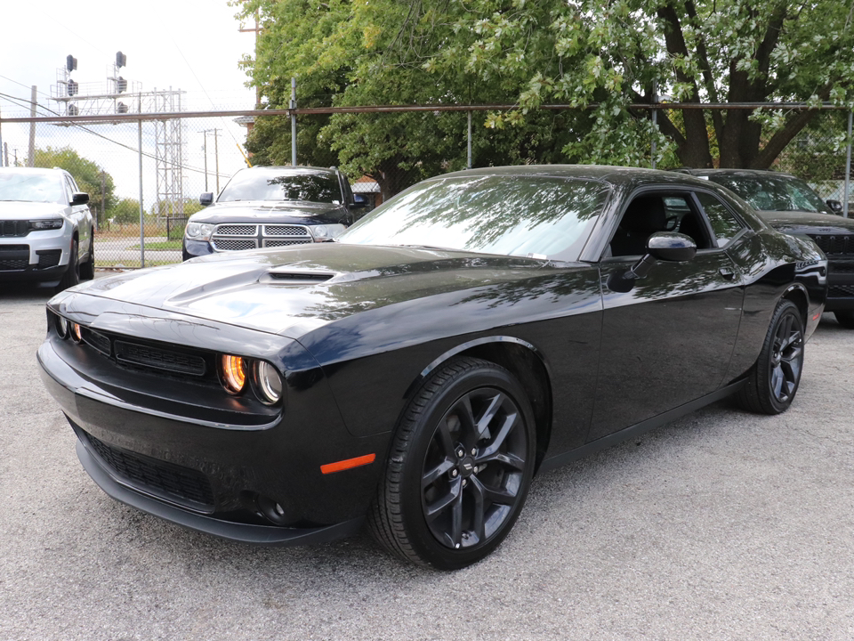 2022 Dodge Challenger SXT 1